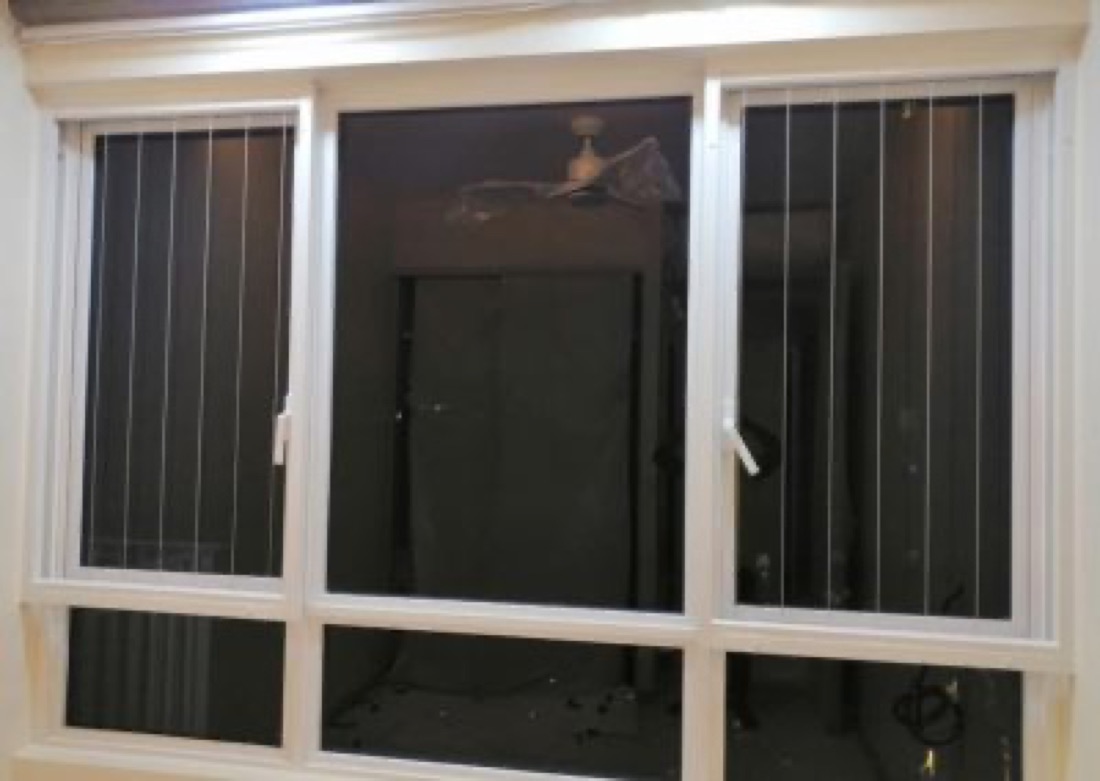 Fixed frame invisible grille